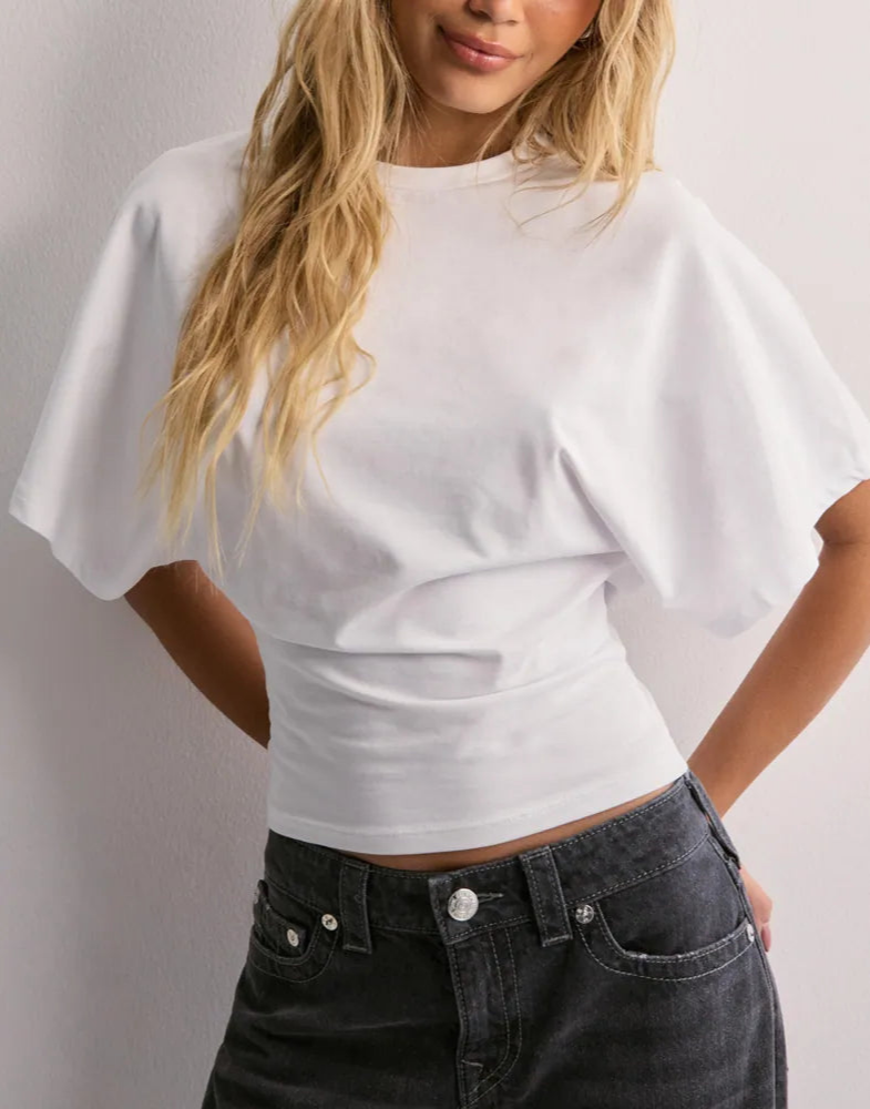 Cirella – Taliowany krój – Krótki t-shirt
