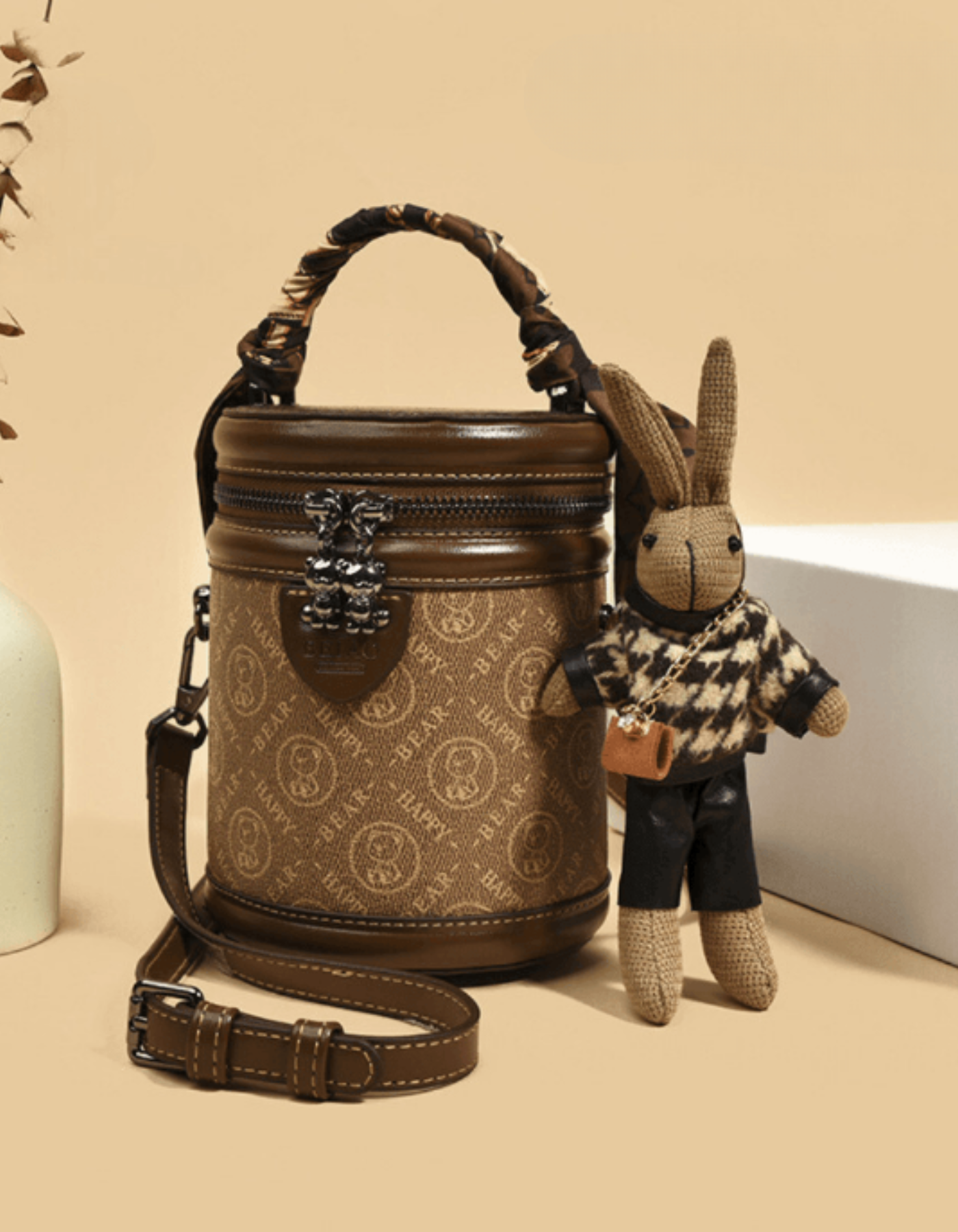 Capucinetta – Detal z monogramem w kształcie króliczka – Torba na ramię