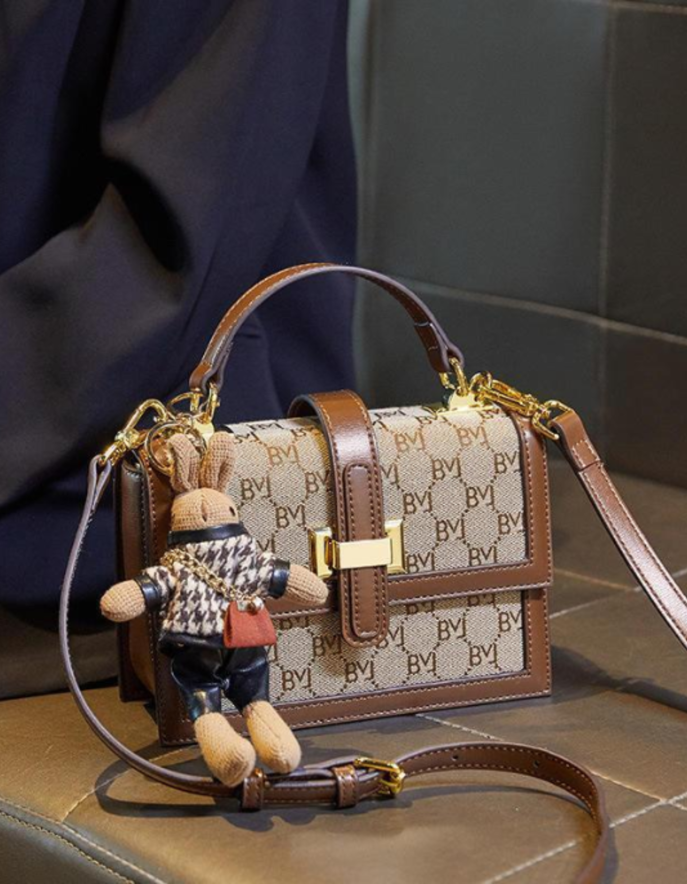 Florentia – Zawieszka z monogramem w kształcie króliczka – Torba na ramię