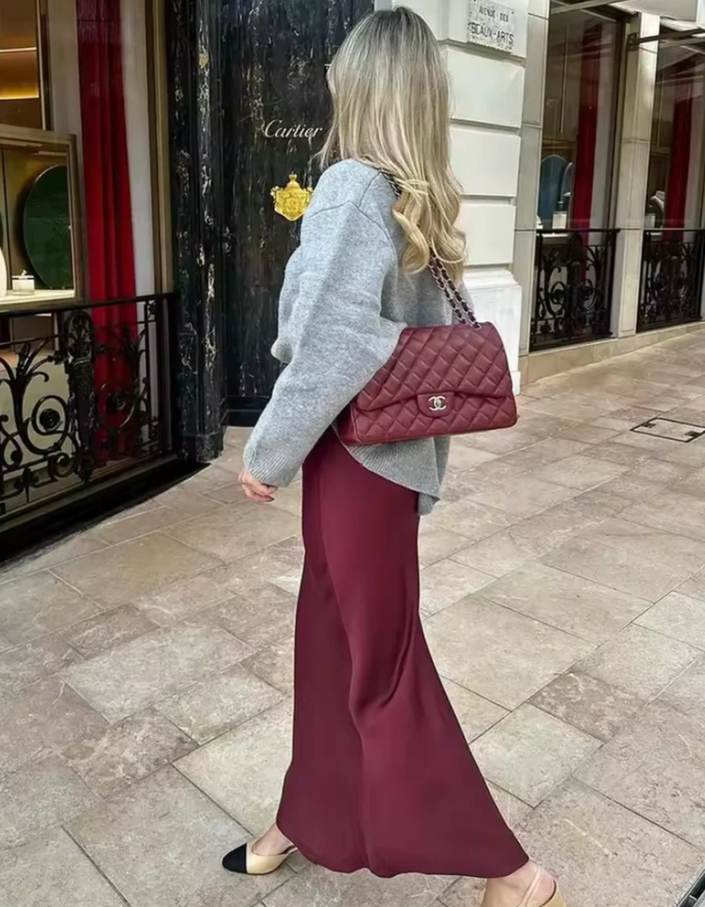 Mirella – Elegancka sylwetka – Zwiewna spódnica typu slip
